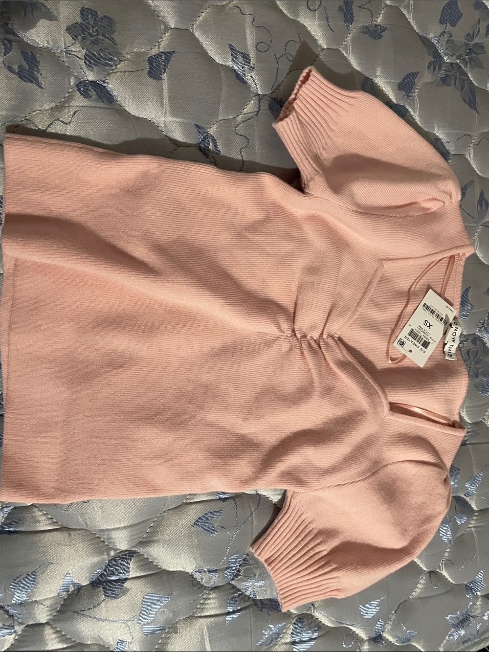 V-Neck Short Sleeve Knit Top in Soft Pink